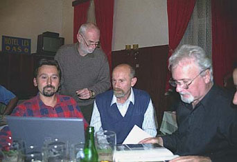 SetkĂˇnĂ­ veÄŤer v hotelu Lev, zleva: F. Svoboda, M. Kledzik, F. Mikule a J. Dietl